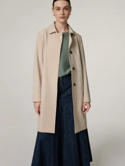 Ausgestellter Kurzmantel