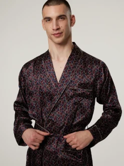 Bademantel aus Seide