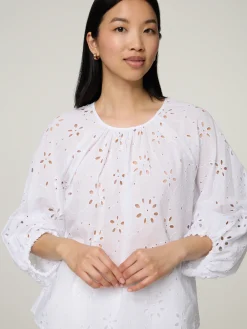 Bluse aus Lochspitze