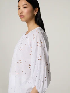 Bluse aus Lochspitze