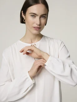 Bluse mit Seide