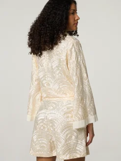 Bluse mit Stickereien