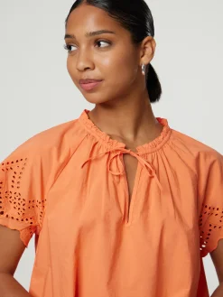 Blusenshirt mit Lochstickerei