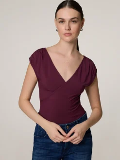 Body mit V-Ausschnitt