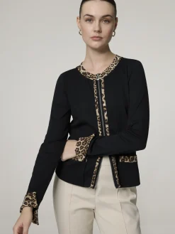 Cardigan mit Leo-Details