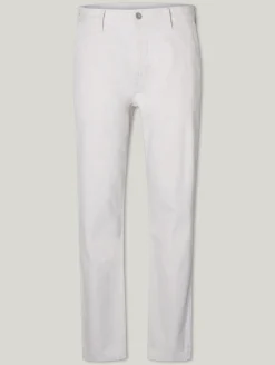 Chino im Tapared Fit