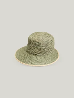 Cloche aus Raffia mit Schirm