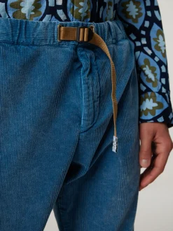 Cordhose im Regular Fit GREC