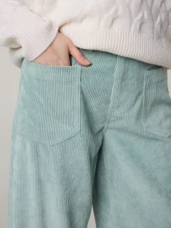 Cordhose mit weitem Bein