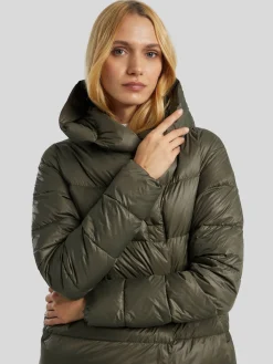 Daunenmantel mit Kapuze