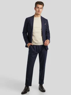 Derby mit Lochmuster