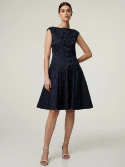 Etuikleid aus Jacquard