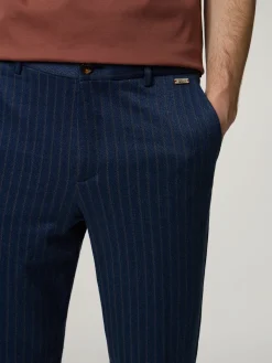 Hose im Regular Fit LUBOGIS