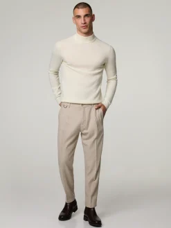 Hose im Tapered Fit DEVIN