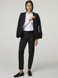 Hose mit Bügelfalte