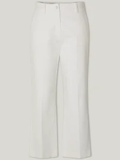 Hose mit Bügelfalte