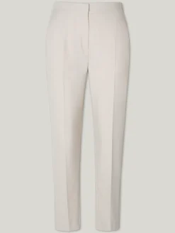 Hose mit Bügelfalte