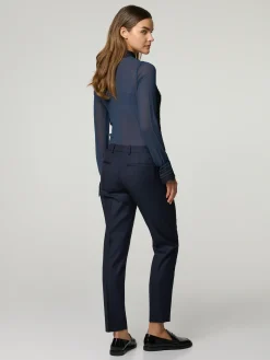 Hose mit Bügelfalte