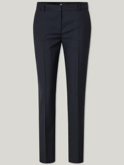 Hose mit Bügelfalte