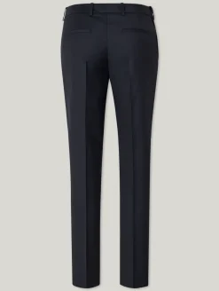 Hose mit Bügelfalte