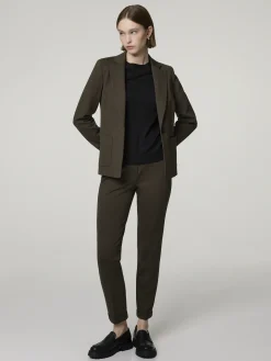 Hose mit Bügelfalte