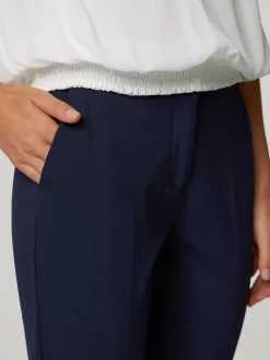 Hose mit Bügelfalte im Slim Fit