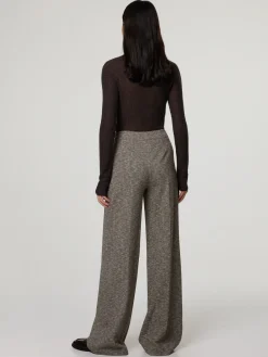 Hose mit Fischgratmuster BEFORE