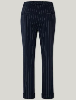 Hose mit Nadelstreifen