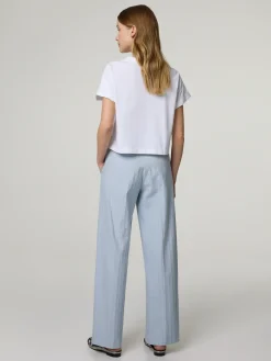 Hose mit Nadelstreifen