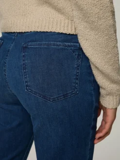 Jeans im Feminin Fit CAROLA