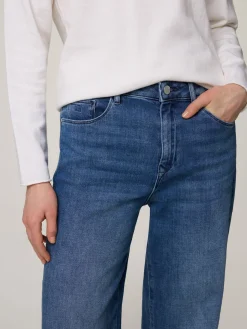 Jeans im Flared Fit DEW