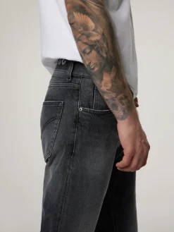 Jeans im Slim Fit DIAN