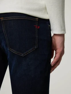 Jeans im Slim Fit D-STRUKT