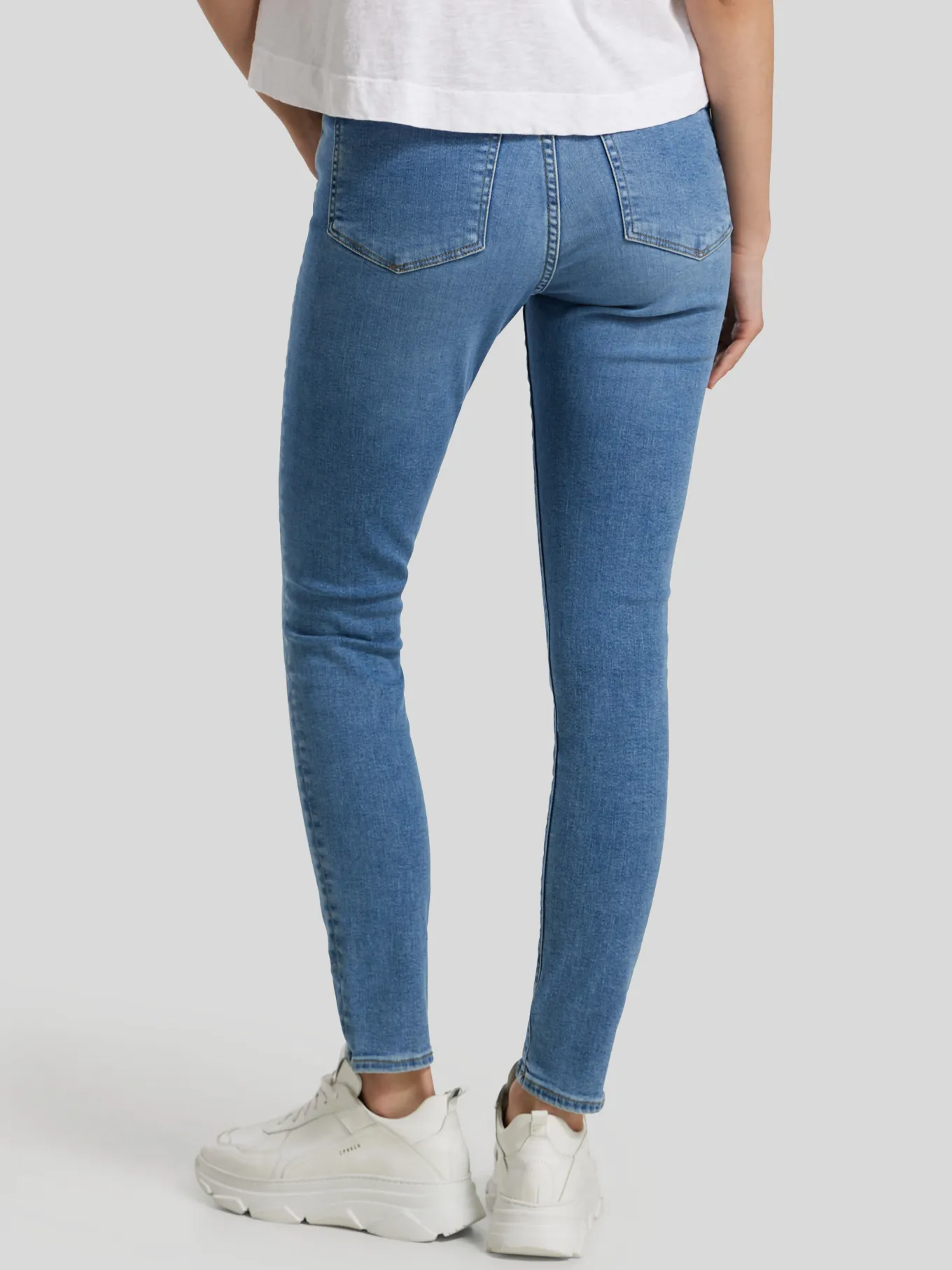 Jeans im Slim Fit TILLAA