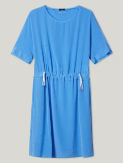 Kleid im sportlichen Look