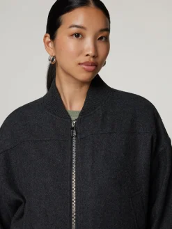 Kurze Bomberjacke mit Wolle