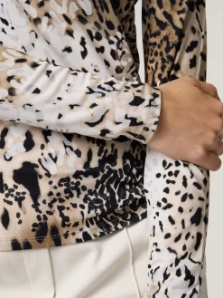Langarmshirt im Leo-Print