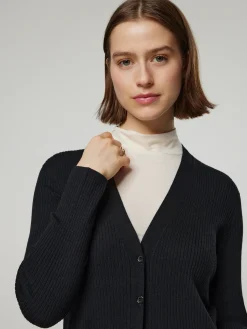 Lange Strickjacke mit Seide