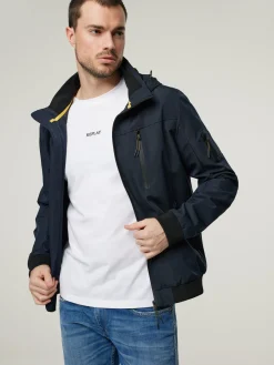 Leichte Jacke mit Kapuze