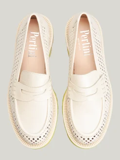 Loafer mit Lochstickerei