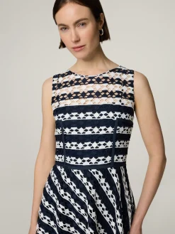 Midikleid mit Punkt-Stickerei