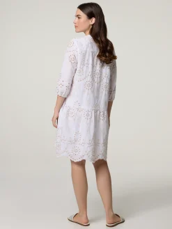 Minikleid mit Lochstickerei