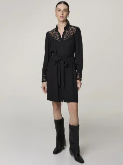 Minikleid mit Spitzeneinsatz