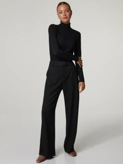 Nadelstreifenhosen mit weitem Bein