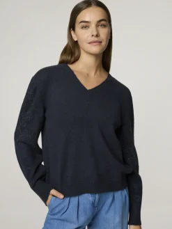 Pullover mit Schmucksteinen