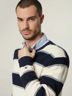 Pullover mit Streifen