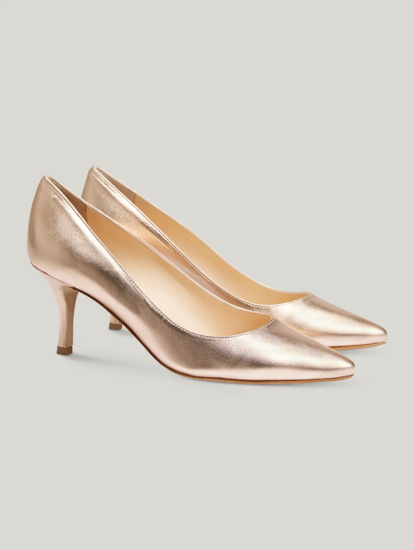 Pumps im Metallic Look