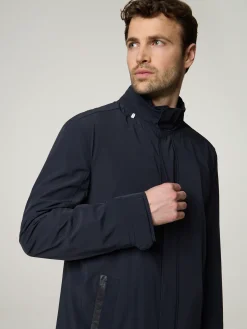 Regenmantel mit Kapuze