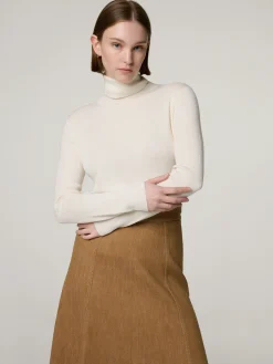 Rollkragenpullover aus Wolle