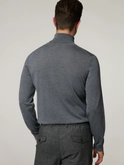 Rollkragenpullover im Slim Fit